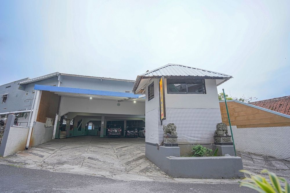 Hotel O Lie Mas Hotel 2 estrelas em Pasuruan