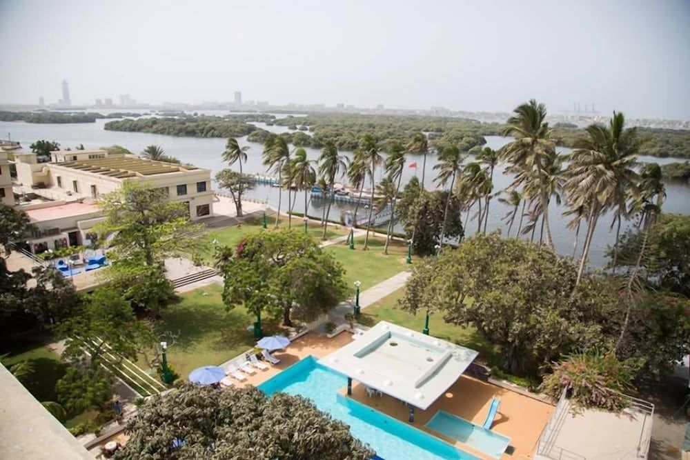 Beach Luxury Hotel 4 estrellas en Karachi