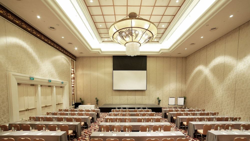 Holiday Inn Resort Ho Tram Beach 3