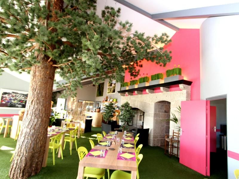Logis Hotel Les Portes D'Apcher 2