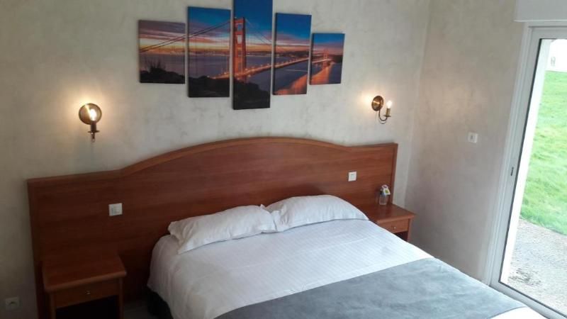 Logis Hostellerie Le Chatel 2