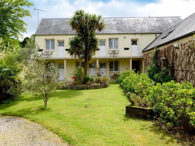 Logis Hotel La Demeure Du Perron 2