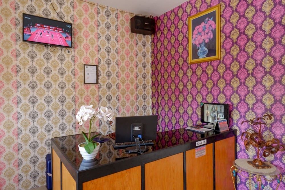 Formerly Reddoorz @ Hotel Grand Aulia Majene 3