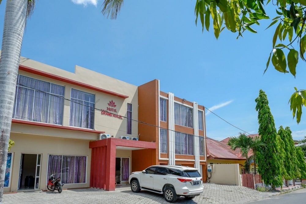 Formerly Reddoorz @ Hotel Grand Aulia Majene 2 estrelas em Majene