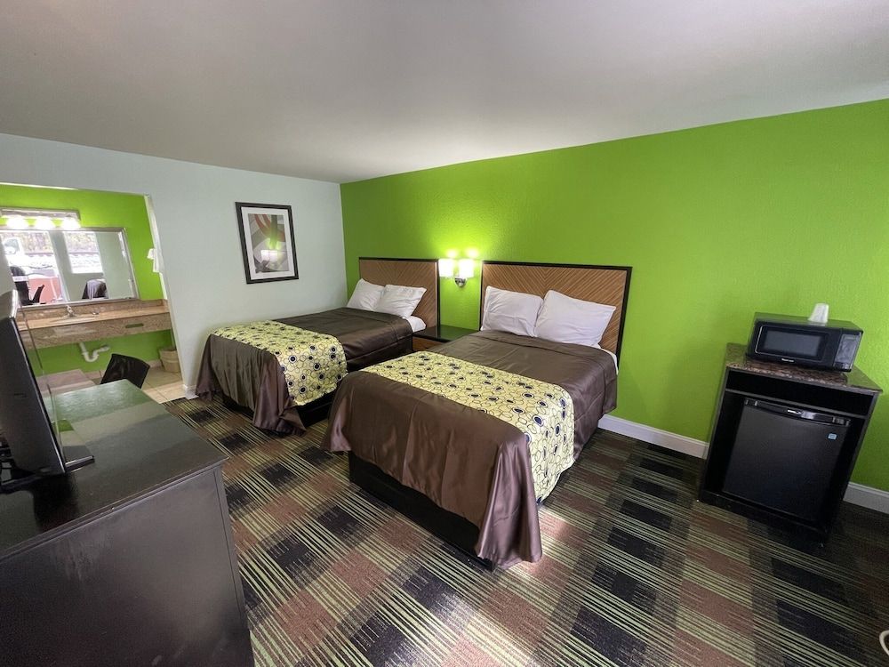 Bowers Hill Inn 3
