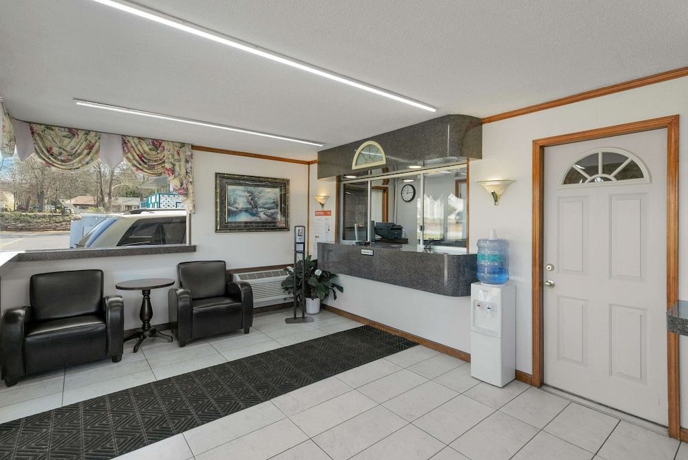 Econo Lodge Clemson - University Area 2