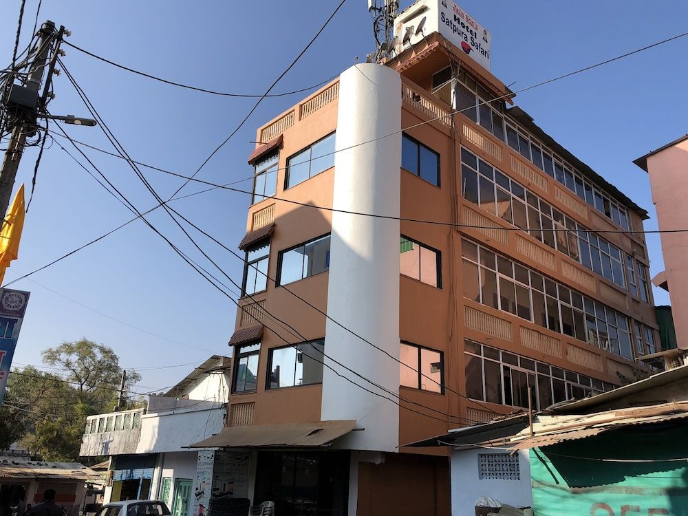 Hotel Satpura Safari -1 estrelas em Pachmarhī