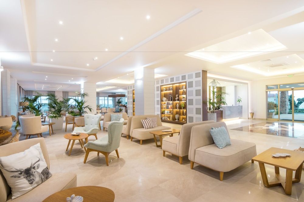 King Maron Beach Hotel & Spa 3