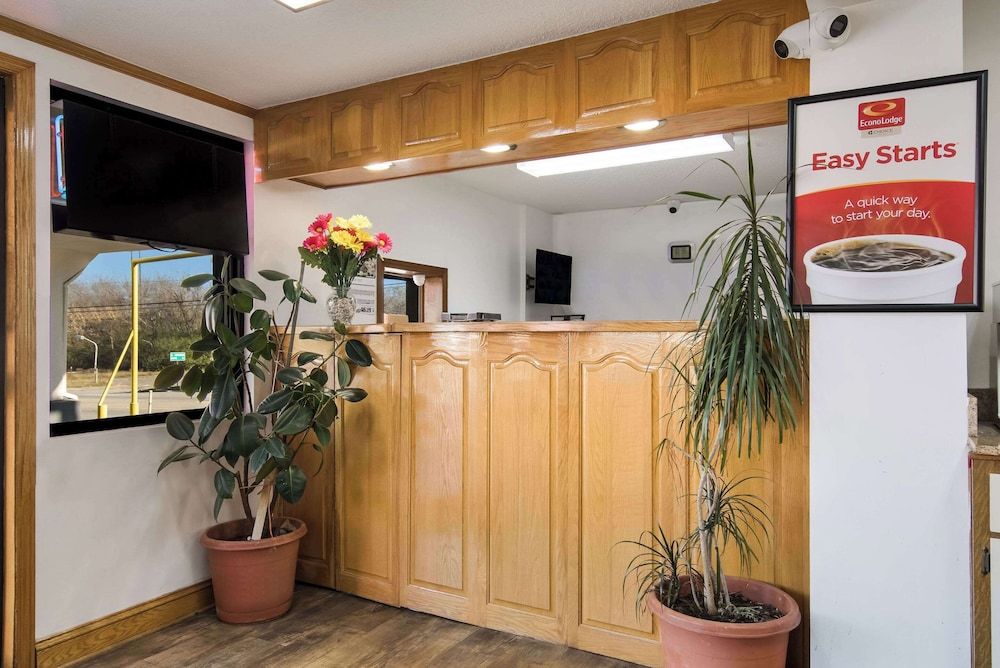 Econo Lodge Calhoun North Damascus 2