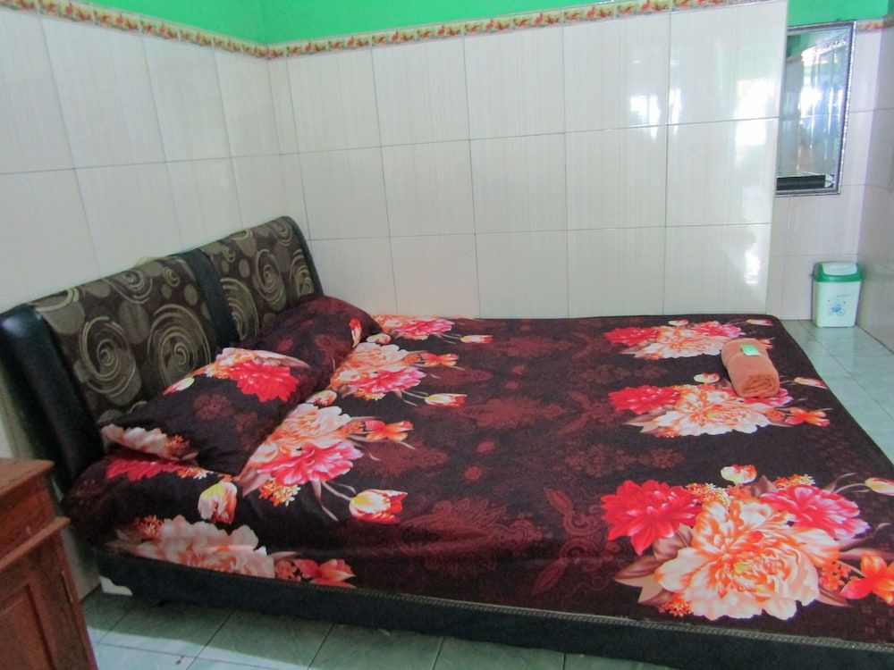 Losmen Kinasih Puncak & Gazebo Pandang by ZUZU 3