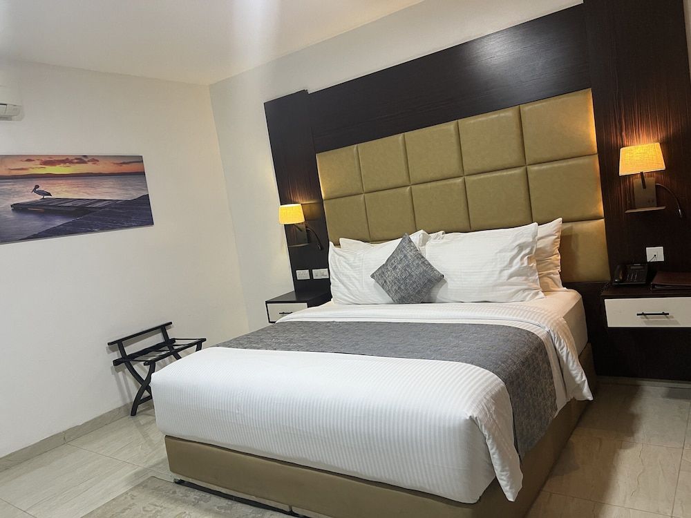 Rollace Hotel Lagos INTL 3