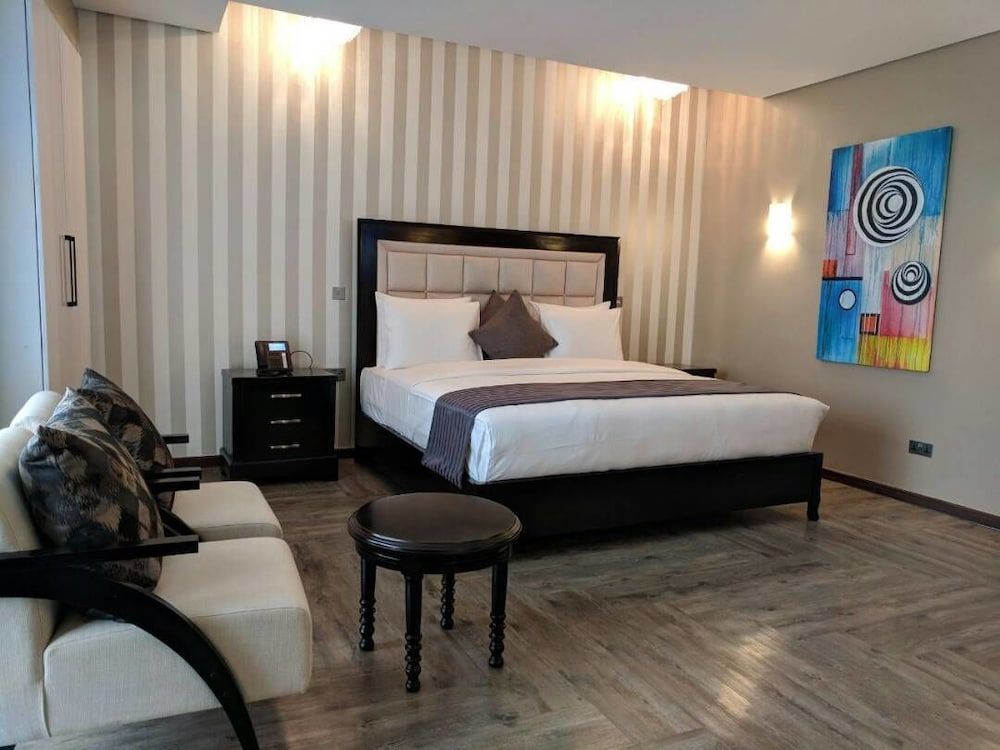 Mantis EPIC Hotel & Suites 3