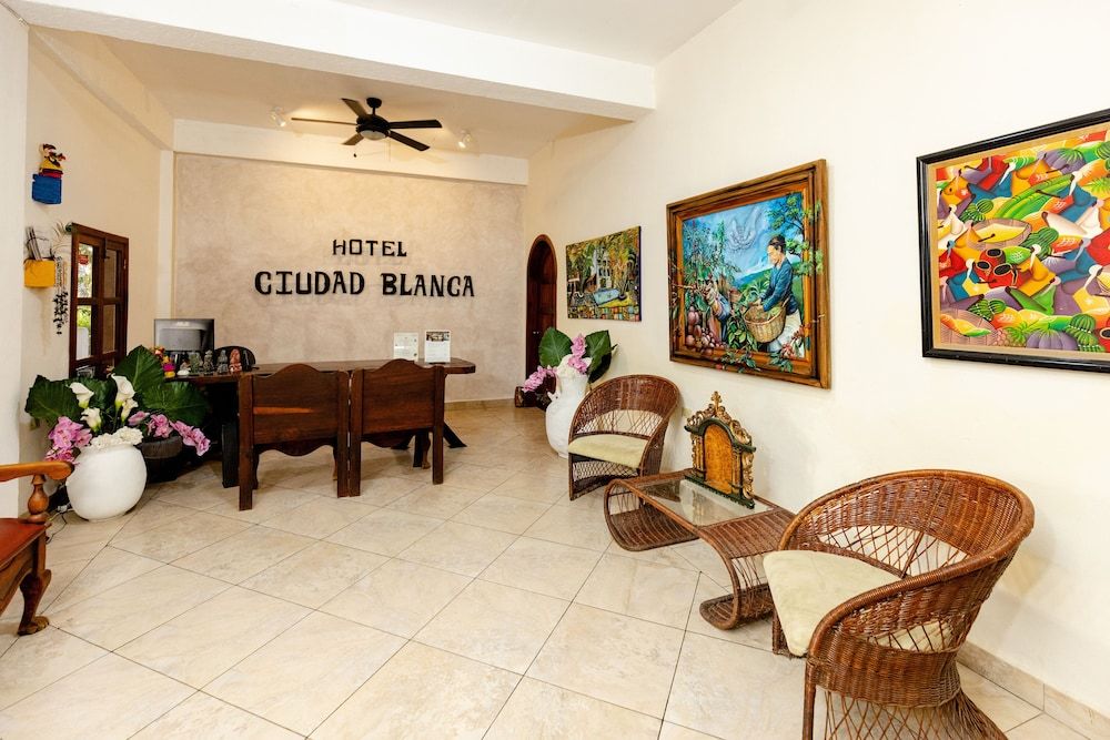 Hotel Ciudad Blanca 2