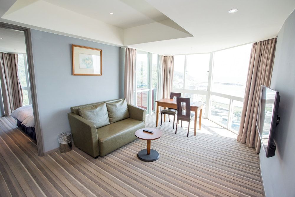 CT Green Bay Hot-Spring Hotel 3