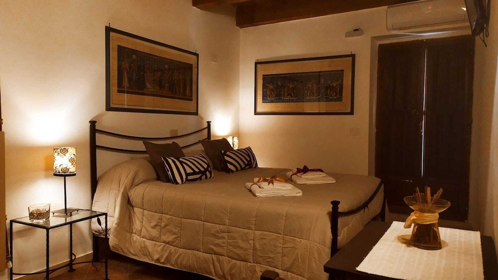 La Mora Exclusive a Moricone -1 estrelas em Moricone