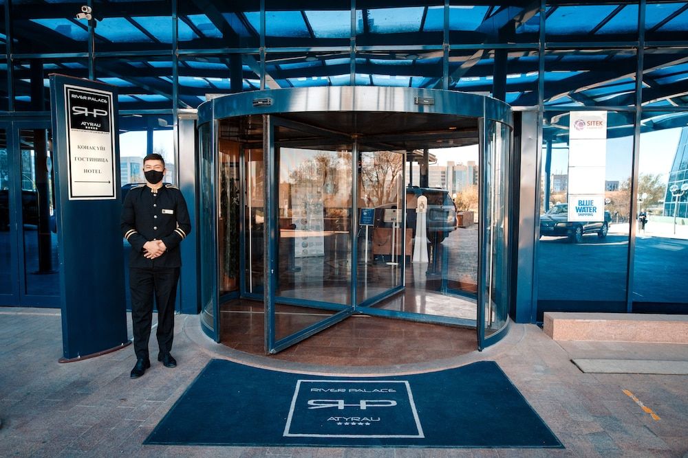 River Palace Hotel 2