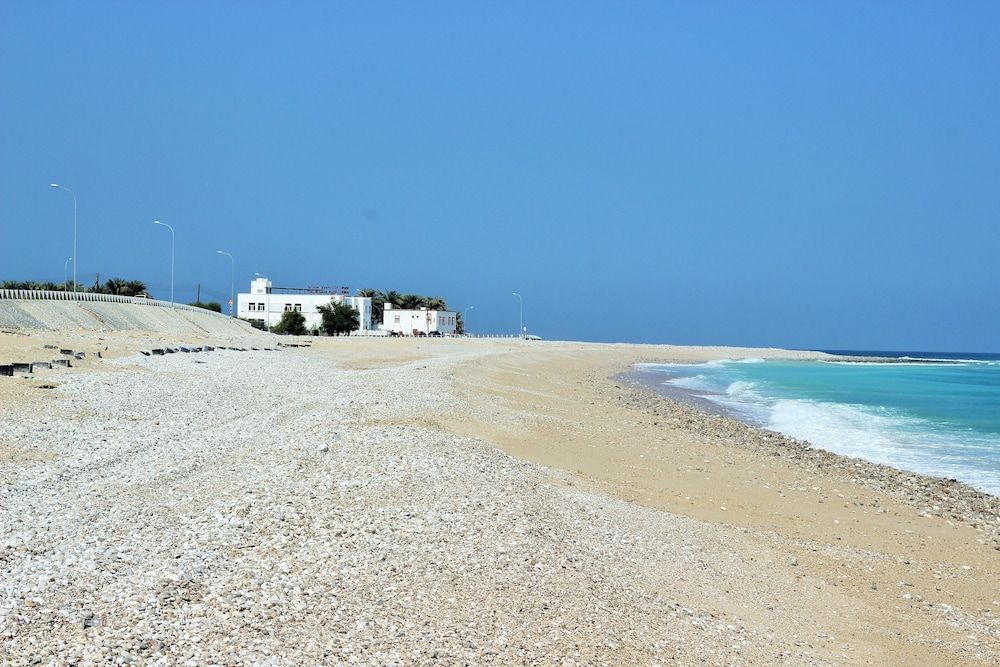 Tiwi Sunrise -1 étoiles à Ţīwī