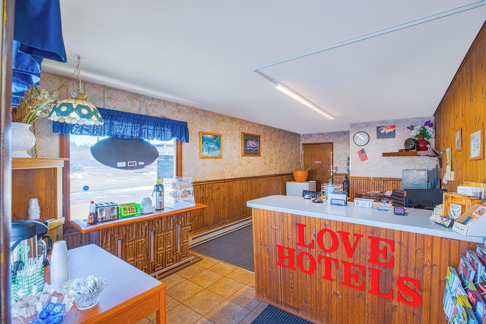 Love Hotels Tomahawk by OYO at Lake Mohawksin WI 2