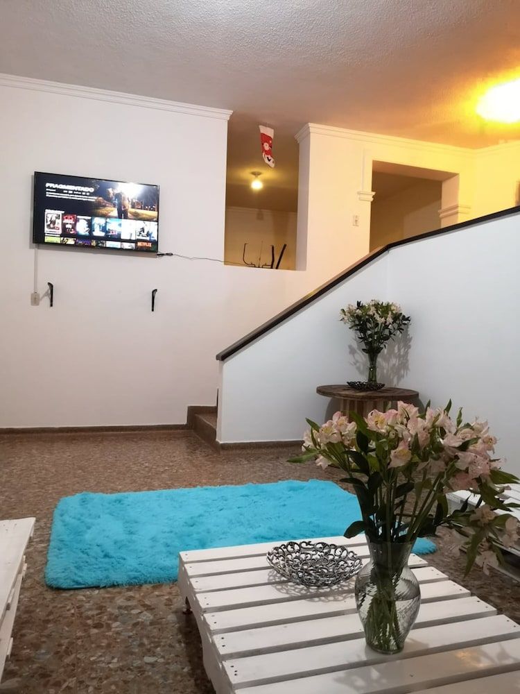 Green Door Boutique - Hostel 2