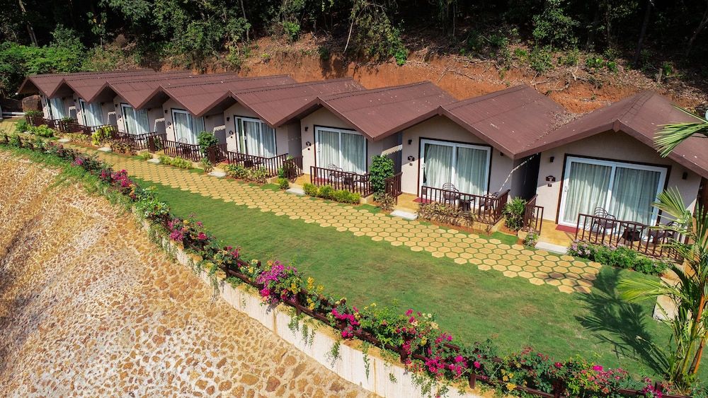 Stone Wood Nature Resort 2