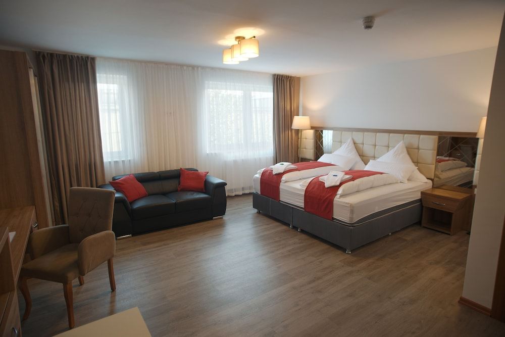 Hotel Hausen Obertshausen Frankfurt -1 estrelas em Obertshausen
