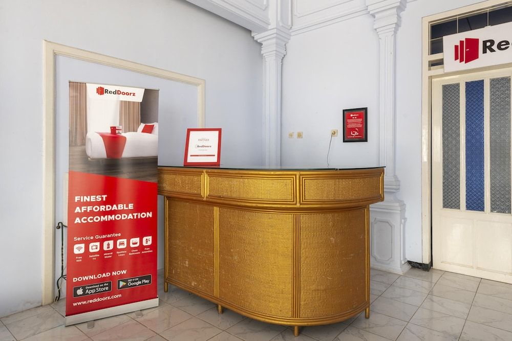 Formerly RedDoorz Syariah @ Bondowoso City Center 2