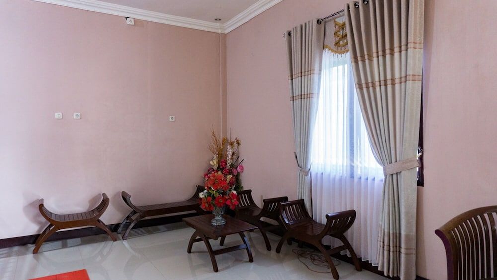 Formerly RedDoorz @ Jalan Cendrawasih Timika 2