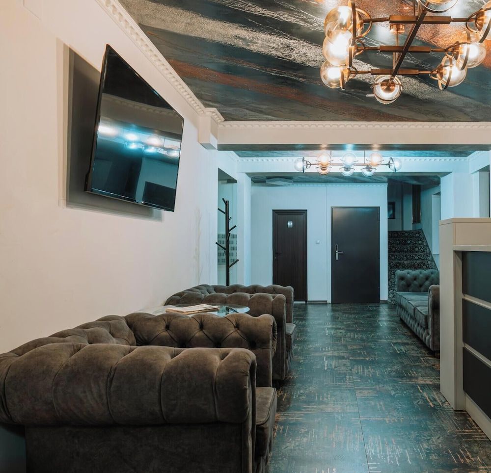 Suru Hotel & Restaurant 2