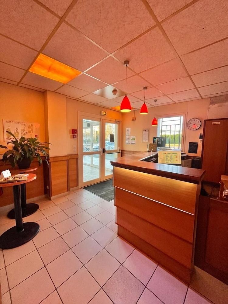 Logis Hôtel Sully le Château 3