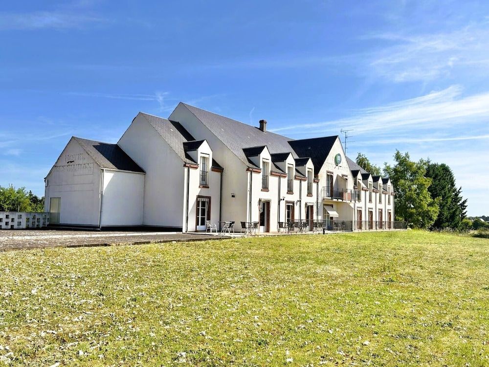 Logis Hôtel Sully le Château 3 estrelas em Saint-Père-sur-Loire