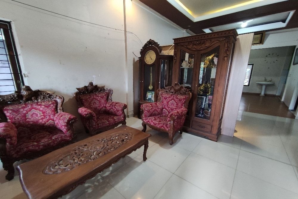 OYO 90633 Graha Dirham Homestay 3
