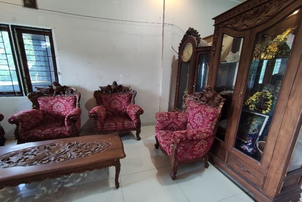 OYO 90633 Graha Dirham Homestay 2