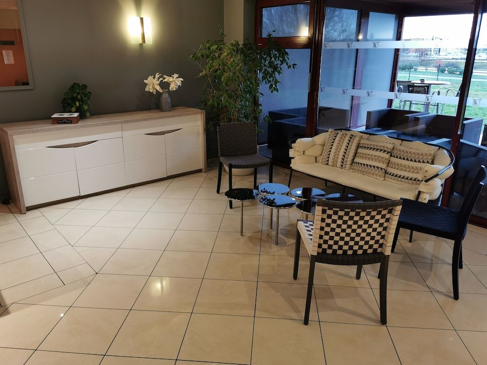 Ambotel La Tourmaline 3