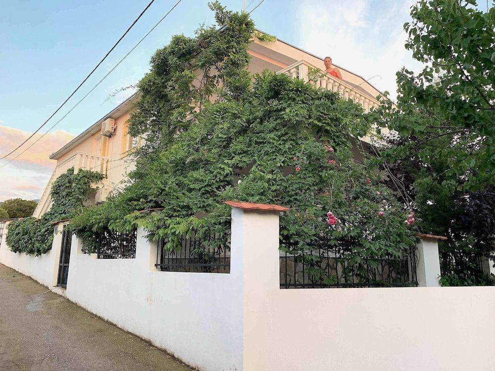 Axenia Hotel 3 estrellas en Utjeha