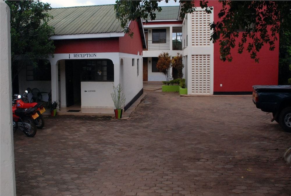 Kanberra Hotel -1 estrelas em Lira