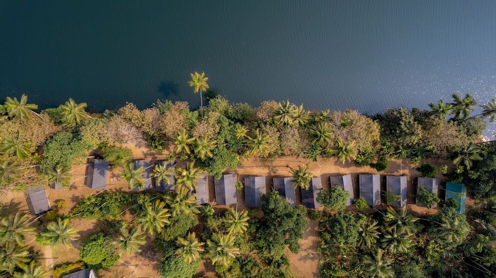 Amritara Riverside Luxury Tents 4 stelle a Thattakād