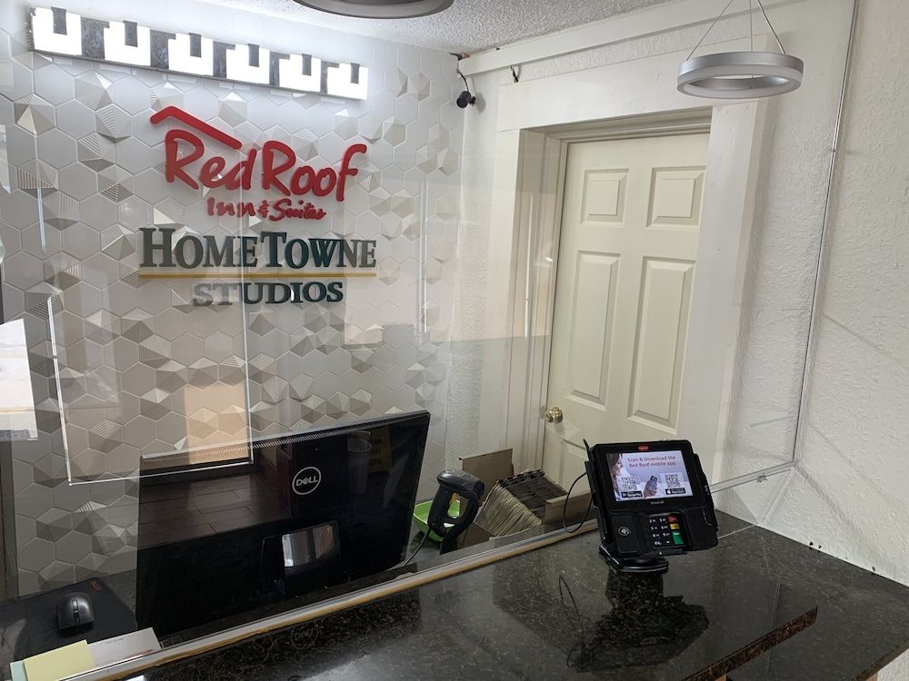 HomeTowne Studios Battle Creek 2