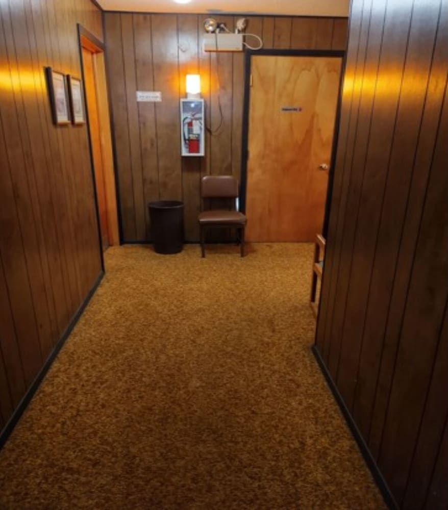 Love Hotels Voyageur by OYO at International Falls MN 3