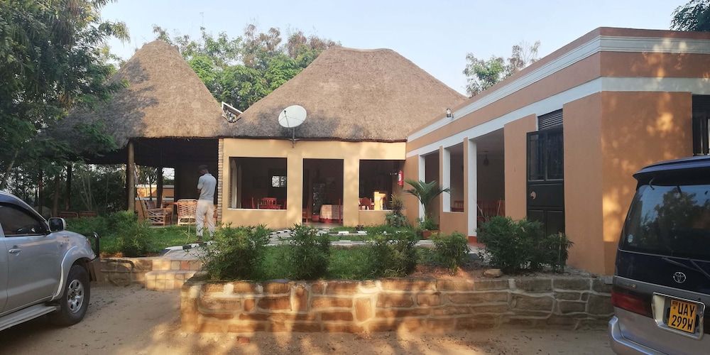 Irungu Forest Safari Lodge -1 estrellas en Katunguru