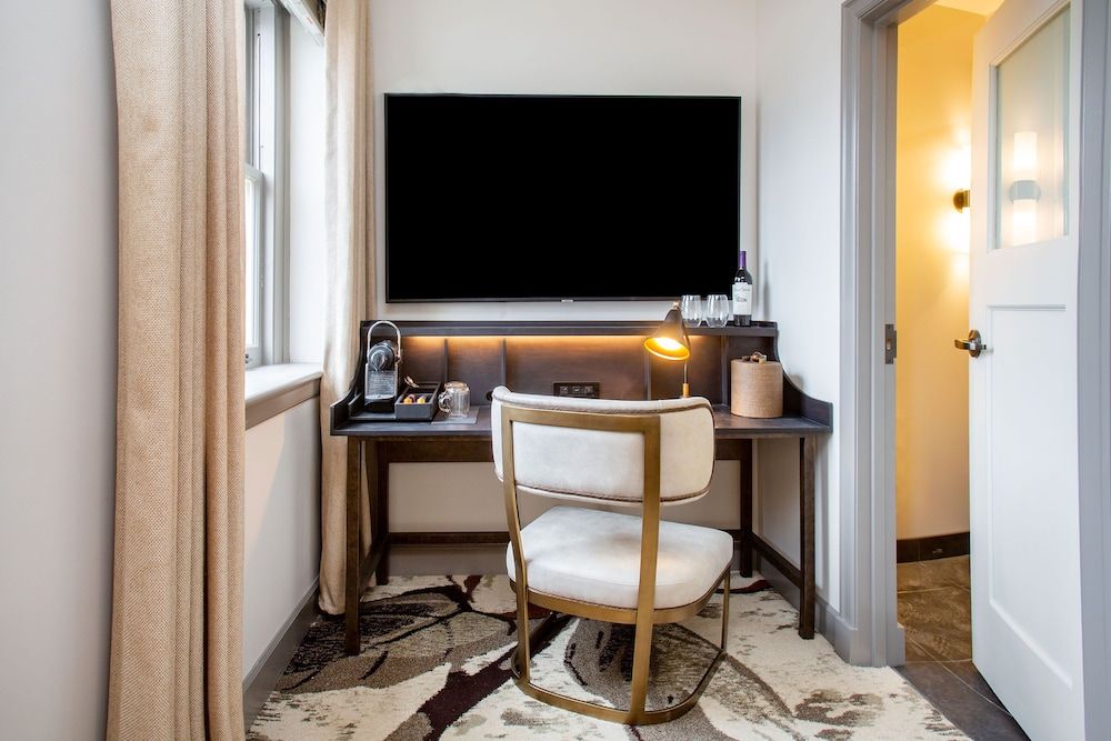 The Lodge at St. Edward State Park 3