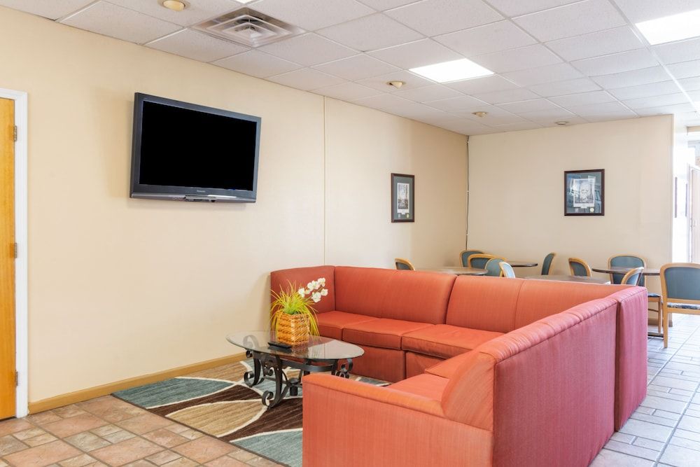 Travelers Place Inn & Suites 2