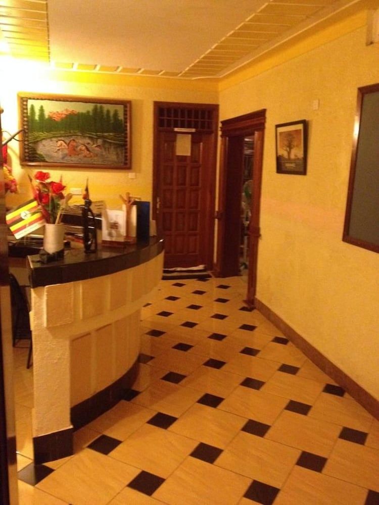 J Residence Motel Entebbe 3