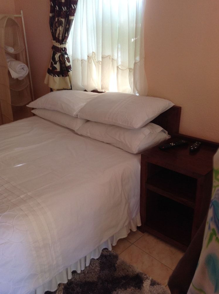 Lynn's Guest House 2