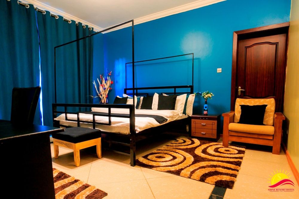 Shine Resort Hotel 4 estrelas em Naziba