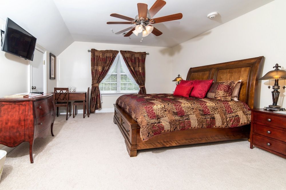 Pleasanton Courtyard B&B 3