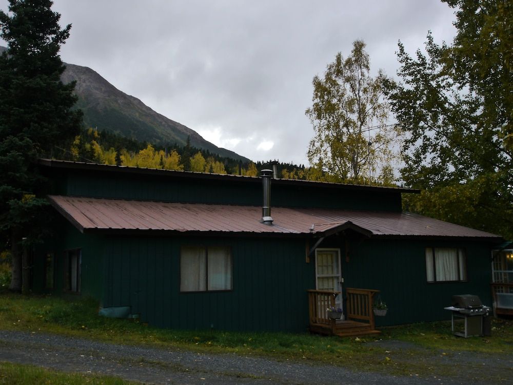 Gwin's Lodge & Roadhouse Est. 1952 2