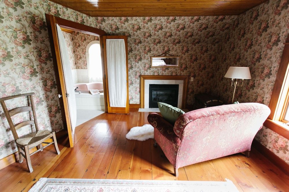 Round Barn Farm B & B Event Center 3