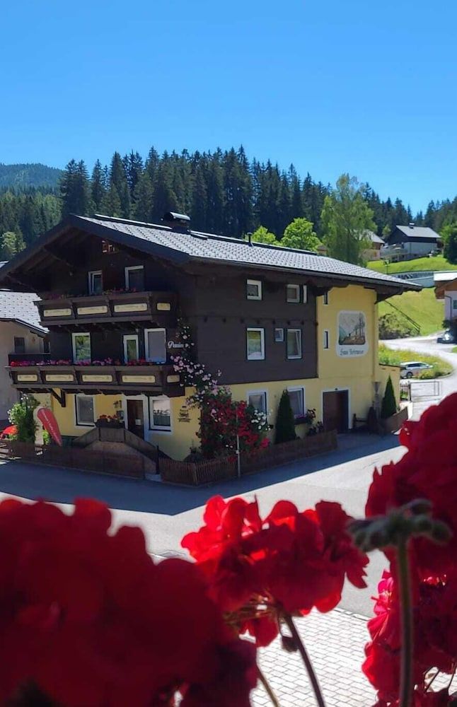 Pension Haus Rohrmoser -1 estrelas em Annaberg im Lammertal