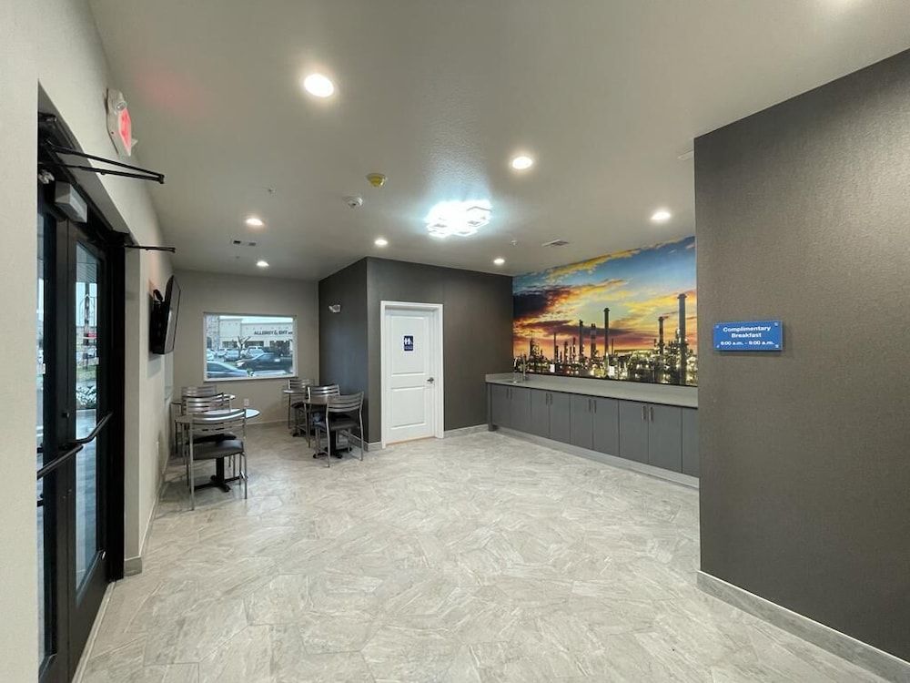 Palace Inn Blue - Garth Rd 3