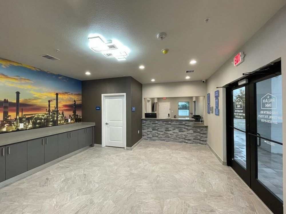 Palace Inn Blue - Garth Rd 2